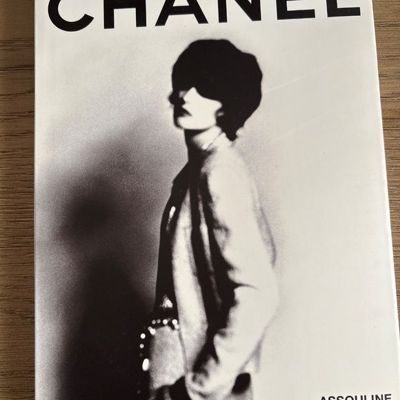 Assouline  set of 3 Chanel books - Picture 3 of 12